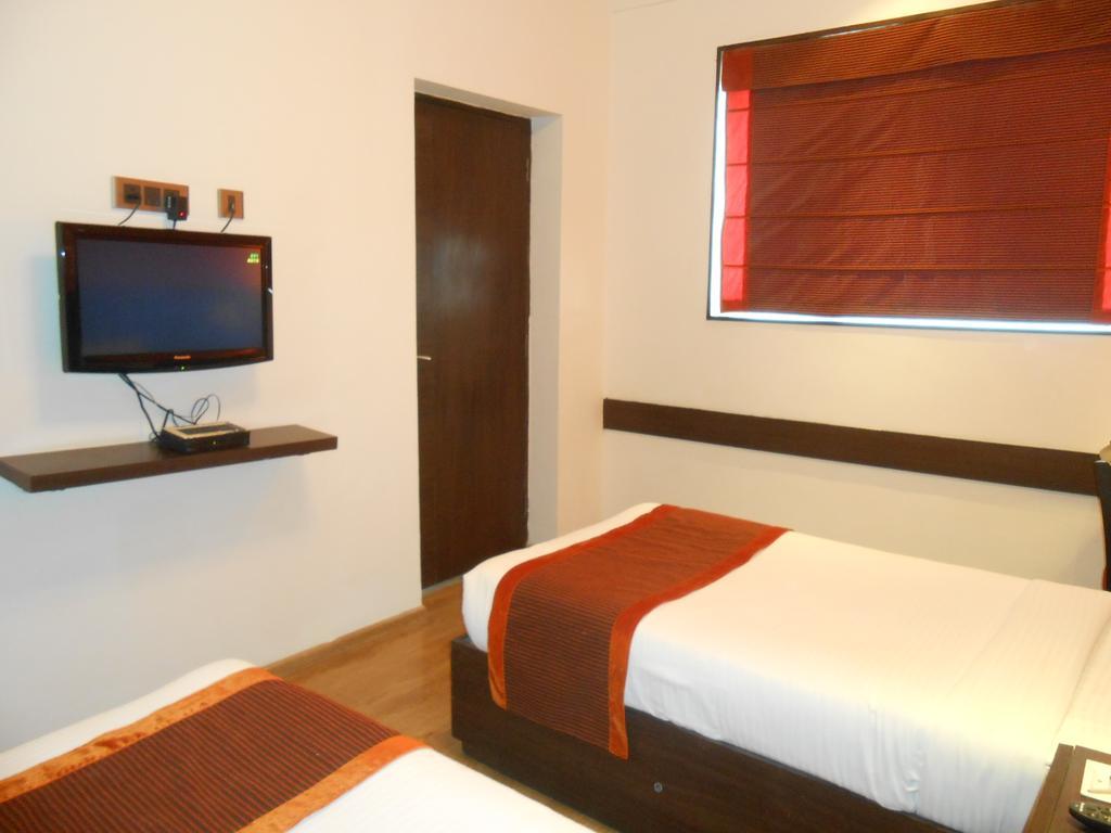 The Maple Leaf 3* Lucknow