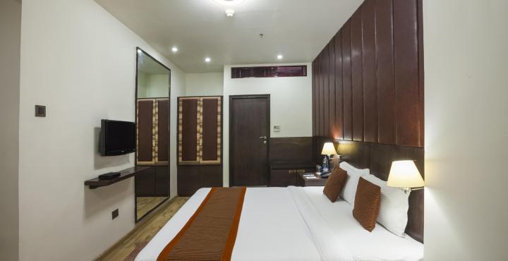 The Maple Leaf Lucknow